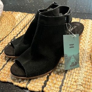 Toms Womens Black Suede Slingback Sandals Block Heels Perforated Size 11 NWT